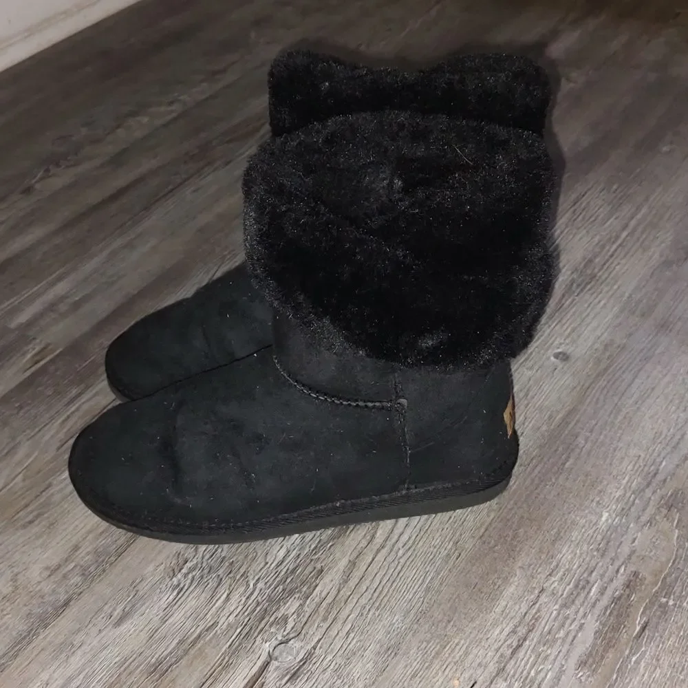 Apres By Lamo Faux Suede Short Boots Women’s Sz 8 NWOT